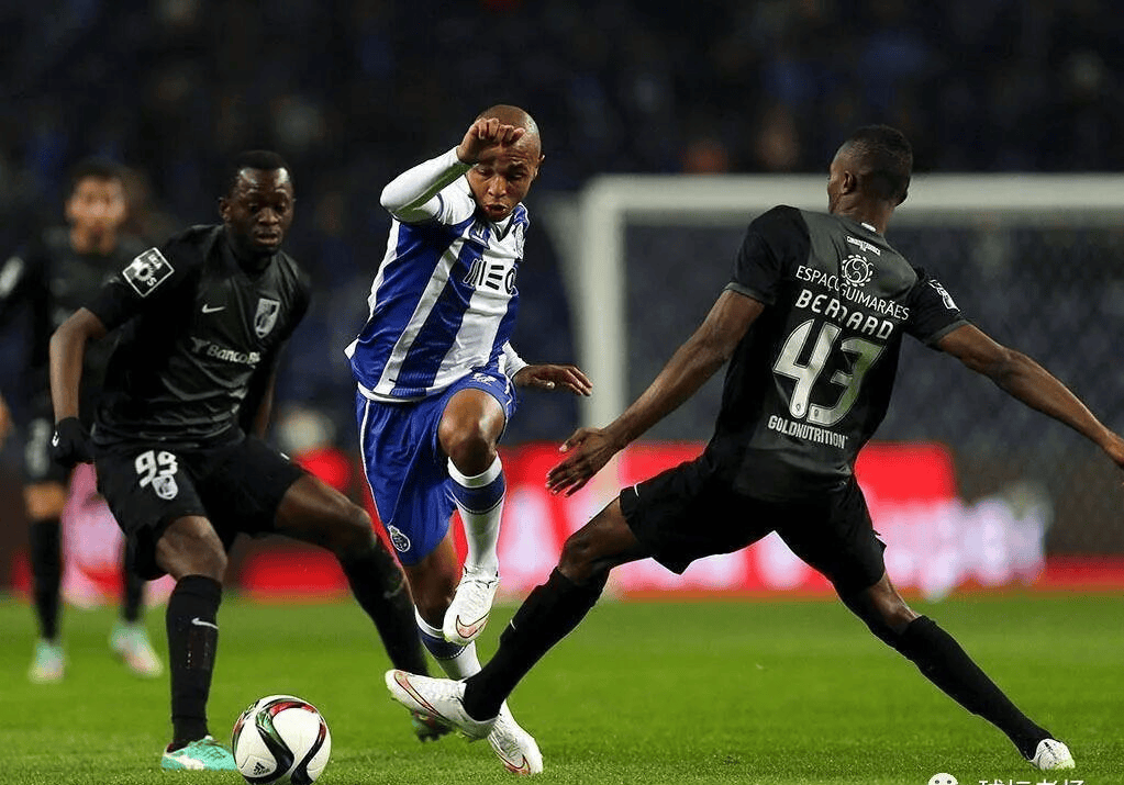 开云注册入口-关于这也行？巴黎圣日耳曼围绕亚冠战术微调拉齐奥围绕欧冠回应争议，赛地聚焦——意大利杯今晨热度飙升的信息